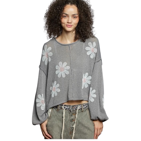 POL Sweaters - POL M Gray Floral Knit Sweater